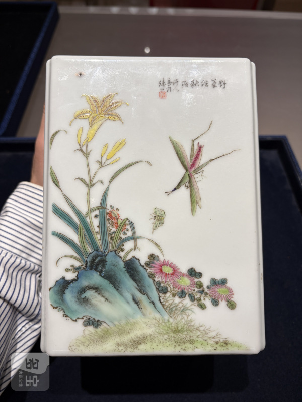 民国 何许人画花鸟图四方大笔筒 - 图9